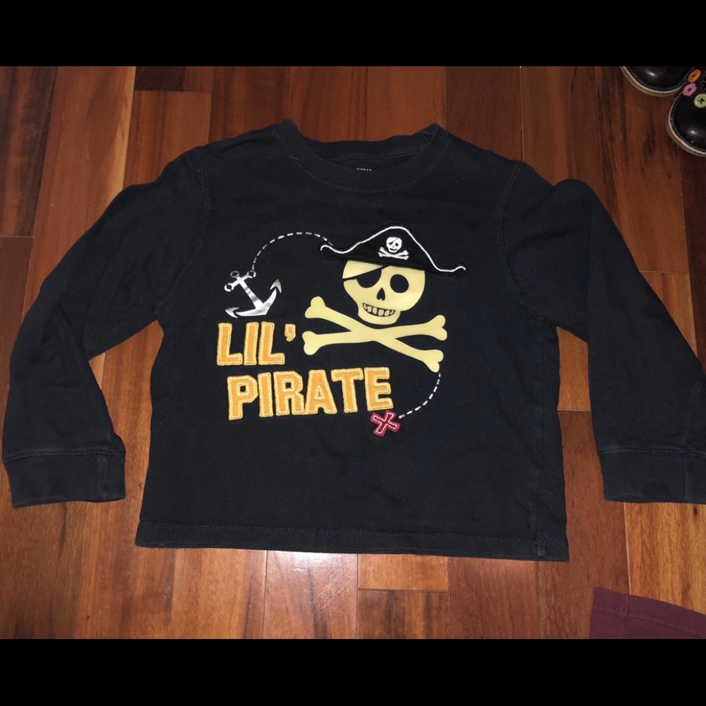 Gymboree 4T Lil Pirate Glow in the Dark Shirt
